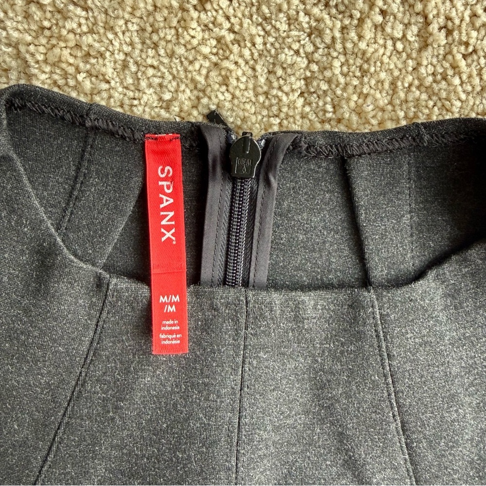 SPANX Black Structured Short Sleeve Top Size M - Picture 2 of 4